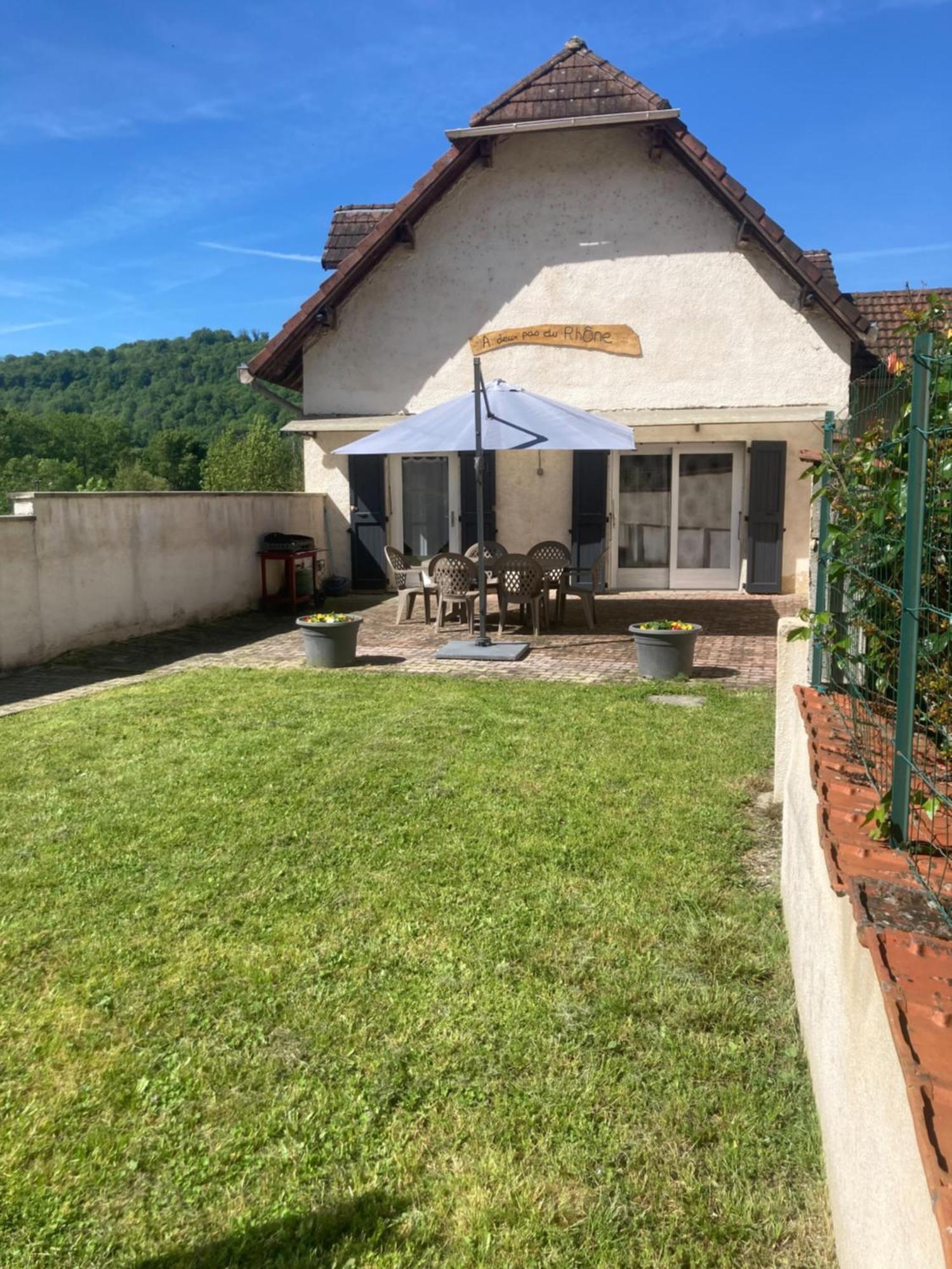 Villa A Deux Pas Du Rhone Sault-Brenaz Esterno foto